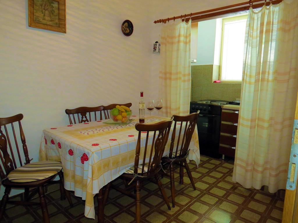 Apartments Pino Brela Luaran gambar