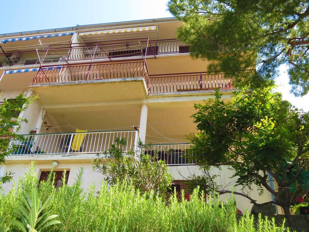 Apartments Pino Brela Luaran gambar