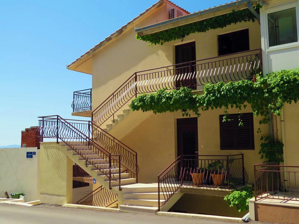 Apartments Pino Brela Luaran gambar